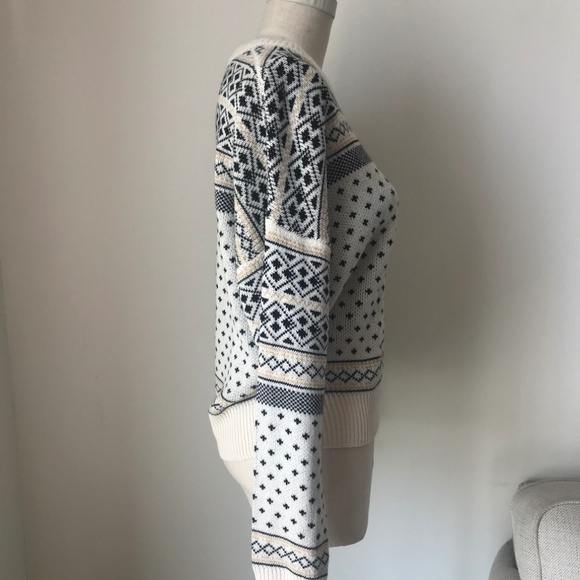 UO Andi Fitted Crew Neck Sweater - Picture 6 of 7